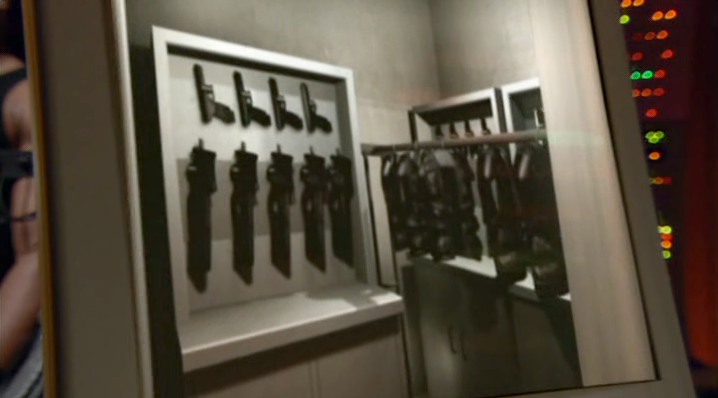 Datei:Waffenkammer SGC virtuell.png