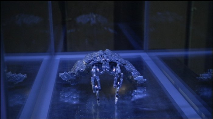 Datei:SG1 5x19 Replikator Glas.jpg