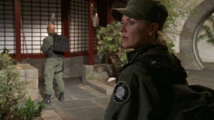 Datei:Tempel Innenhof.jpg