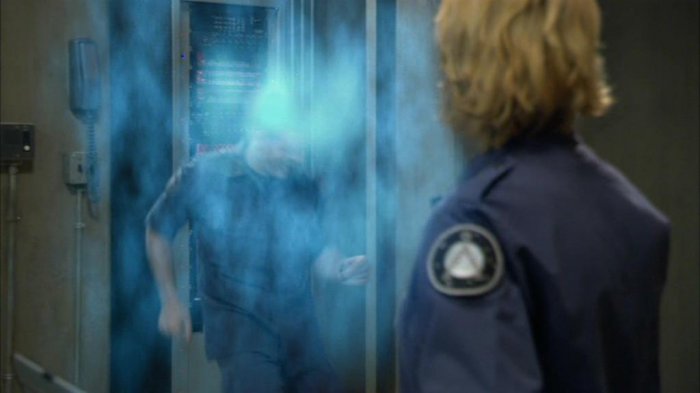 Datei:Mitchell prallt am Schild ab 10x13.jpg