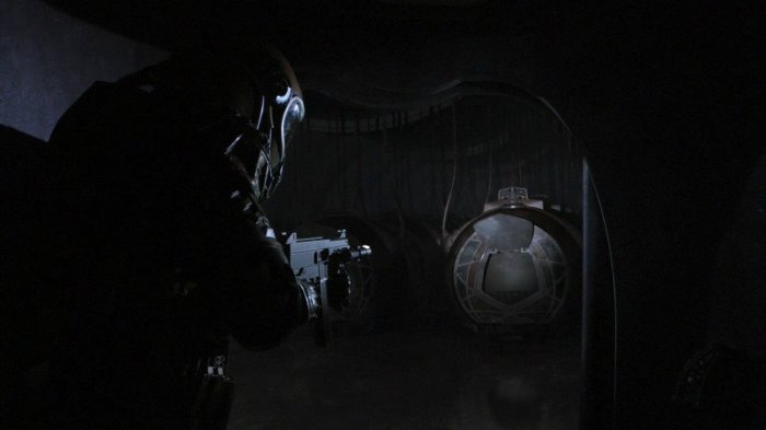 Datei:SGU 2x07 Kapseln.jpg