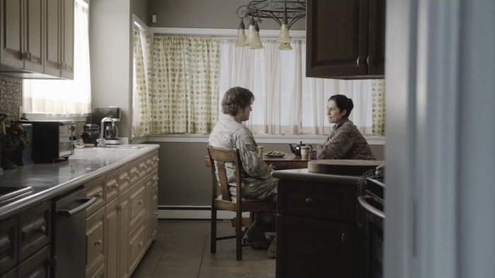 Datei:SGU 2x20 Eli Mutter.jpg