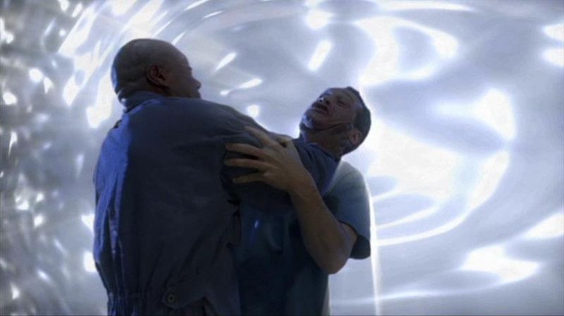 Datei:Sg1 1x02 kampf am tor.jpg