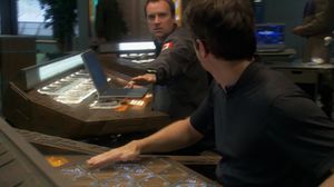 SGA 2x13 Chuck McKay Kontrollraum.jpg