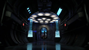 Gefangene Chloe (SGU 1x11).png