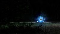 Ein Jäger kommt durch das Stargate.