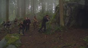 SGA 3x09 Eingang Hoehle.jpg