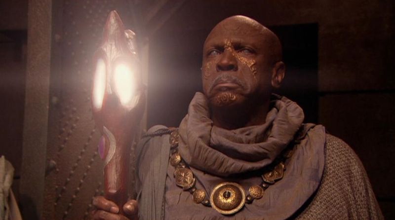 Datei:SG1 9x10 Gerak als Prior.JPG