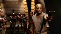 Teal'c wendet sich mit Apophis gegen das Team.