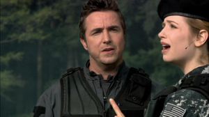 SGA 2x04 Cadman und Beckett.JPG
