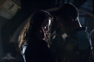 SGU-1x05 Scott Chloe.jpg