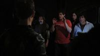 Rush, Brody, Eli und Chloe werden von Luzianern überrascht
