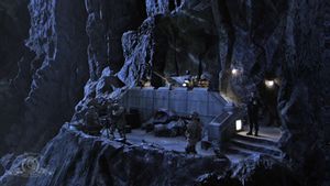 SGU 1x01 Ikarus Railguns.jpg