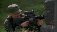Samantha Carter mit Mikro M16 (100 Schuss Magazin)