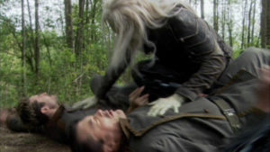 SGA 3x07 Todd nähren doppelt.png