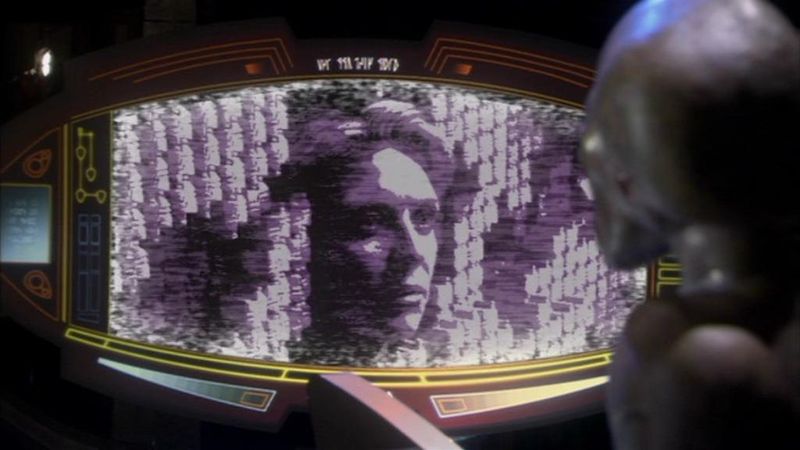 Datei:8x02 Sam gefangen in Replikatorenzellen.jpg