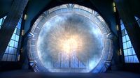 Das Atlantis-Stargate mit aktiviertem Energieschild