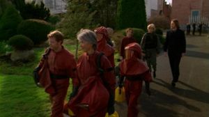 Bewohner werden evakuiert.jpg