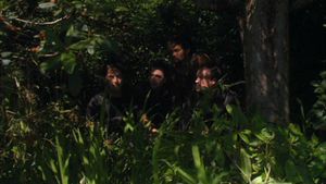 SGA 3x13 Team beobachtet Lucius.jpg