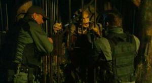 SG1 5x07 Chaka Rettung.png