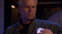 O'Neill mit einem Kommunikationsstein in SG1_08x02SG1 8x02 Neue Machtverhältnisse, Teil 2
