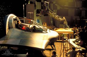 SG1-2x01-BTS Gleiterflug.jpg