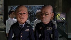 10x06 Hammond und walter Puppe.jpg