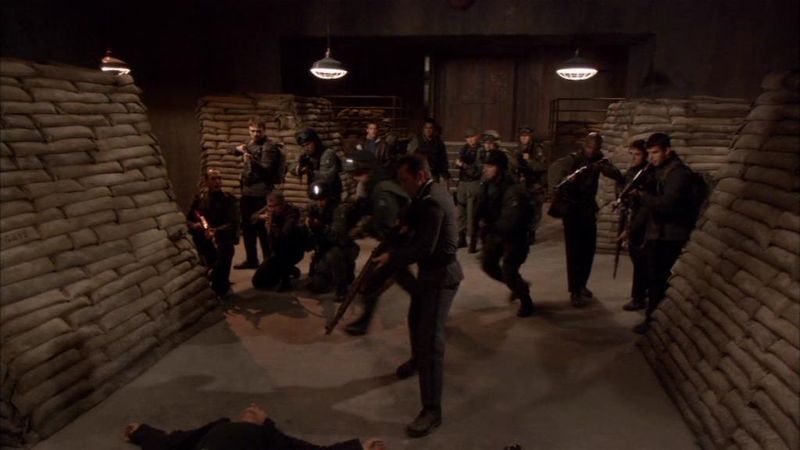 Datei:8x05 Jared hat Soren erschossen.jpg