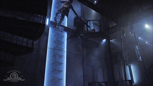 Sgu2x18-Varro fängt TJ.jpg