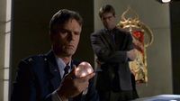 O'Neill mit einem Kommunikationsstein in SG1_03x03SG1 3x03 Die Saat des Verrats