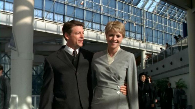 Datei:Sam und Joe vor dem Terminal.jpg