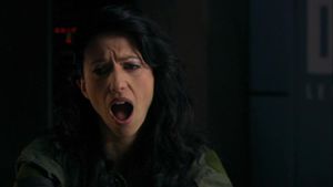 10x02 Vala empört.jpg