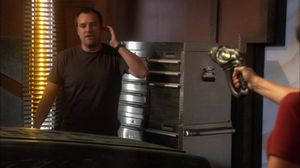 SGA 2x16 Phoebus bedroht Rodney.JPG