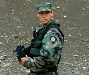 Soldat (SG1 4x08).jpg