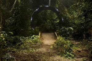 SGU 1x08 BTS-Tor.jpg