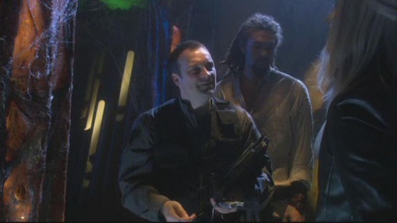 Datei:SGA 2x20 McKay Ronon Wraith Wraithschiff.jpg