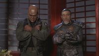Bra'tac und Teal'c im Angesicht Oma Desalas auf Kheb